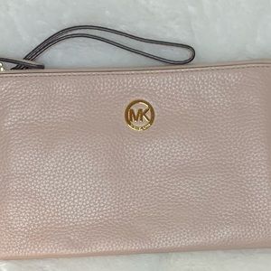 Micheal Kors - light Pink Wristlet - Used